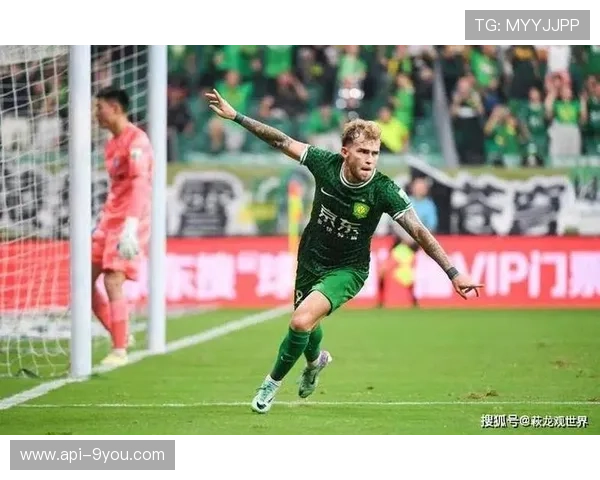 余道各努力，千里共同风！国安球迷为外援古加送行