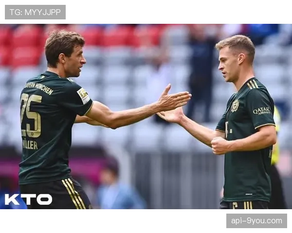 即时：拜仁慕尼黑由基米希在中场送出一记40米精准长传，萨内高速插上获得准单刀